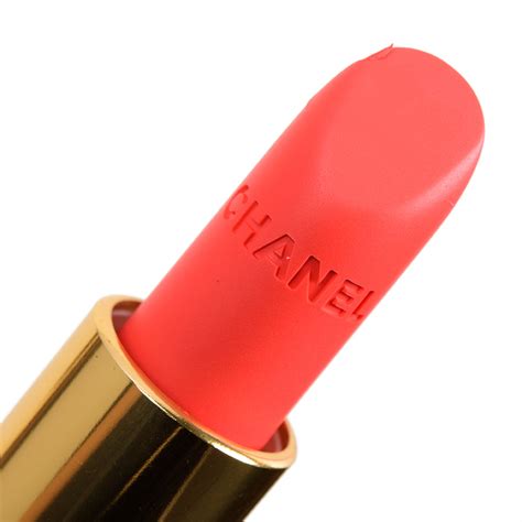 Chanel Rouge Troublant (60) Rouge Allure Velvet Review